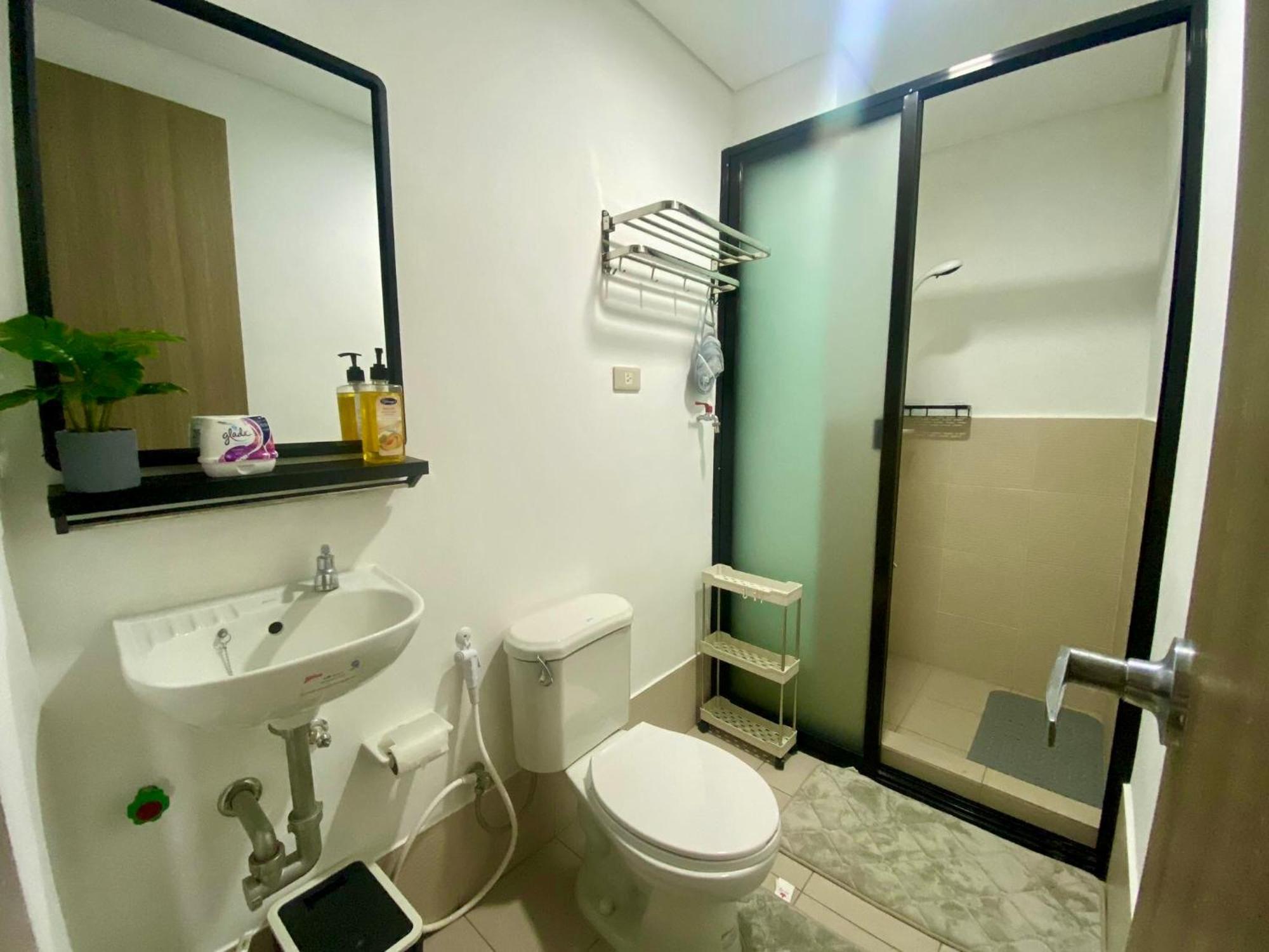 J & F Homestay - Cavite, Philippines Trece Martires Eksteriør bilde